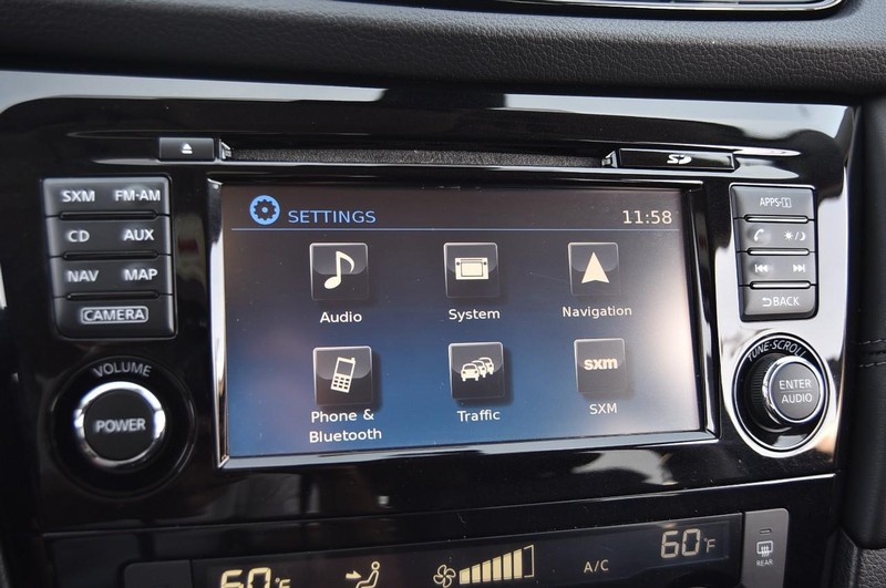 Nissan Rogue Vehicle Image 16