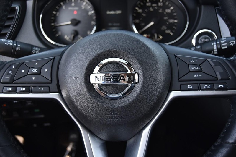 Nissan Rogue Vehicle Image 21