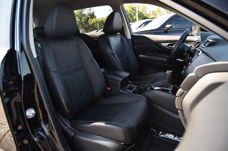 Nissan Rogue Vehicle Image 23