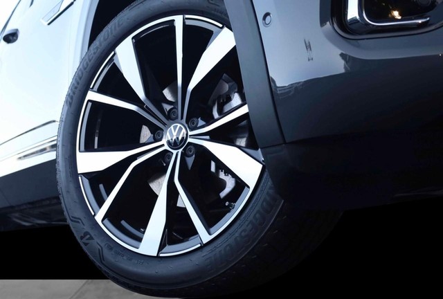 Volkswagen Atlas Vehicle Image 03