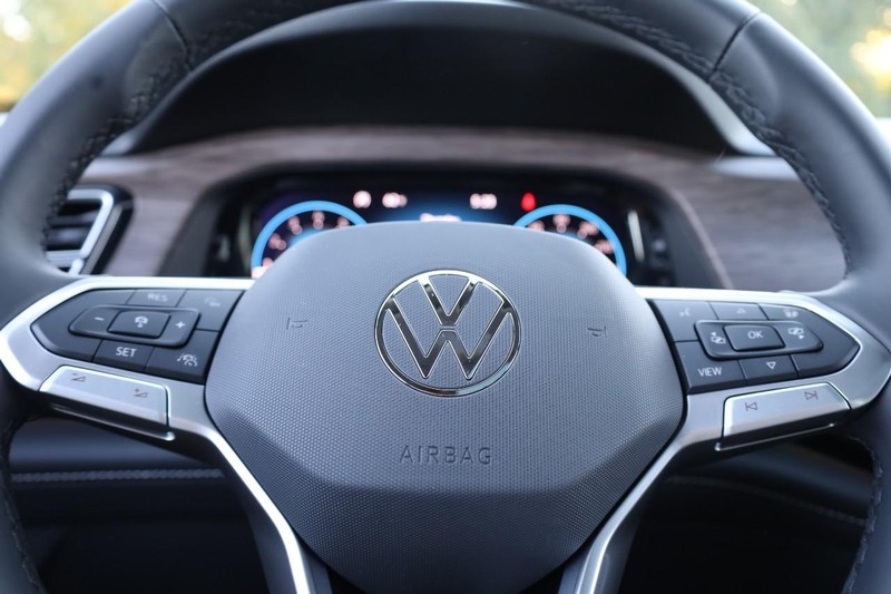 Volkswagen Atlas Vehicle Full-screen Gallery Image 11