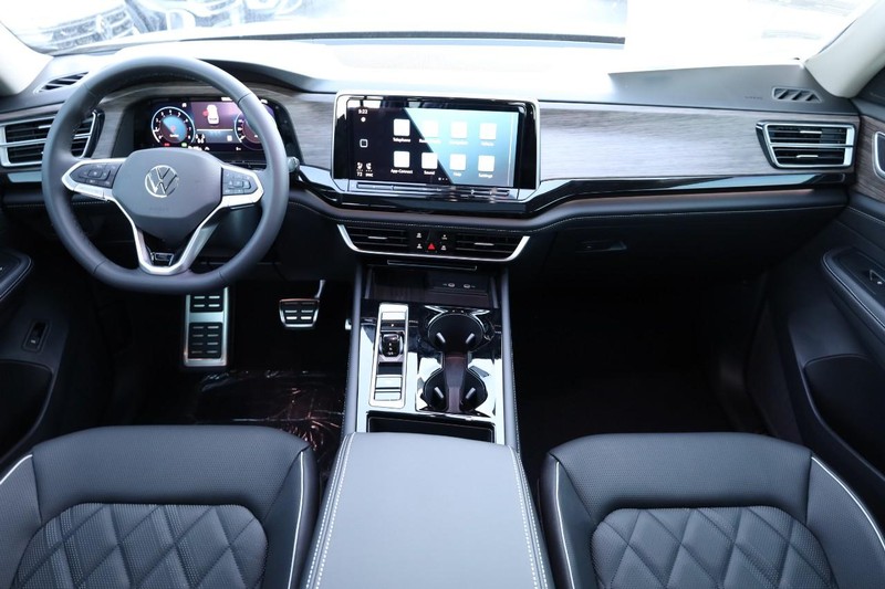 Volkswagen Atlas Vehicle Full-screen Gallery Image 26