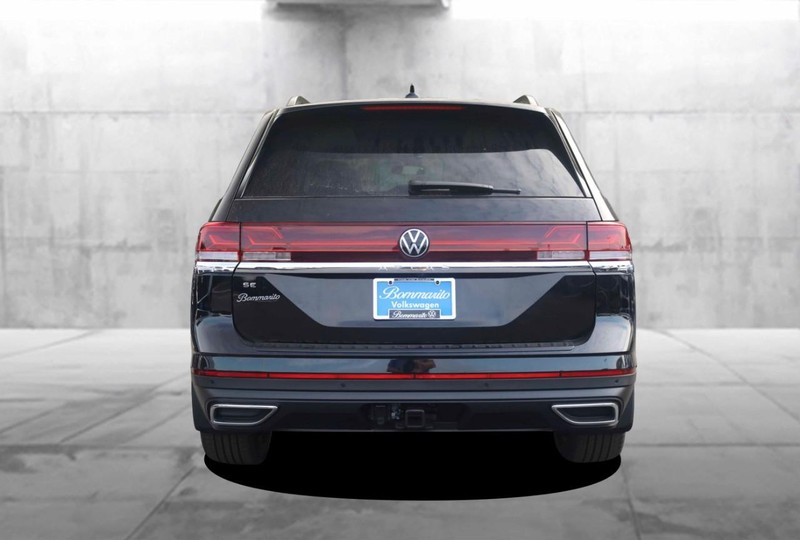 Volkswagen Atlas Vehicle Full-screen Gallery Image 6