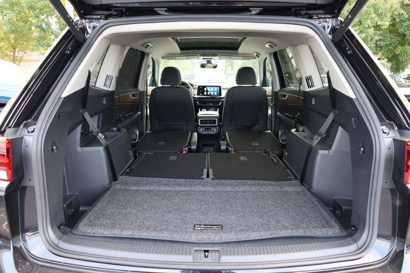 Volkswagen Atlas Vehicle Full-screen Gallery Image 7