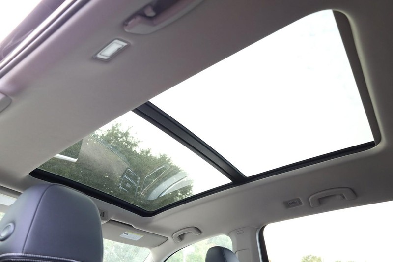 Volkswagen Atlas Vehicle Full-screen Gallery Image 12