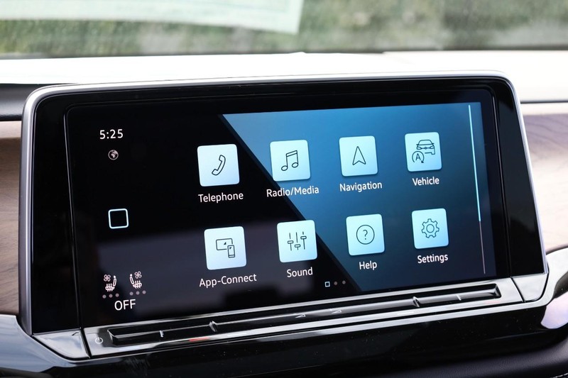 Volkswagen Atlas Vehicle Full-screen Gallery Image 15