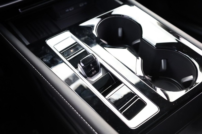 Volkswagen Atlas Vehicle Full-screen Gallery Image 19