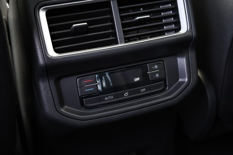 Volkswagen Atlas Vehicle Full-screen Gallery Image 25