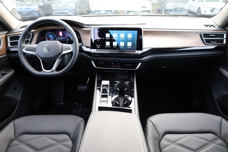 Volkswagen Atlas Vehicle Full-screen Gallery Image 26