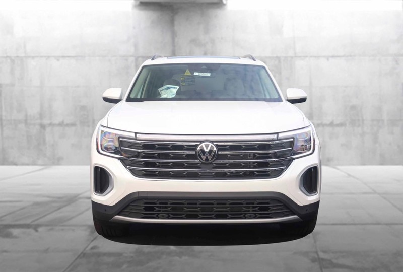 Volkswagen Atlas Vehicle Full-screen Gallery Image 4