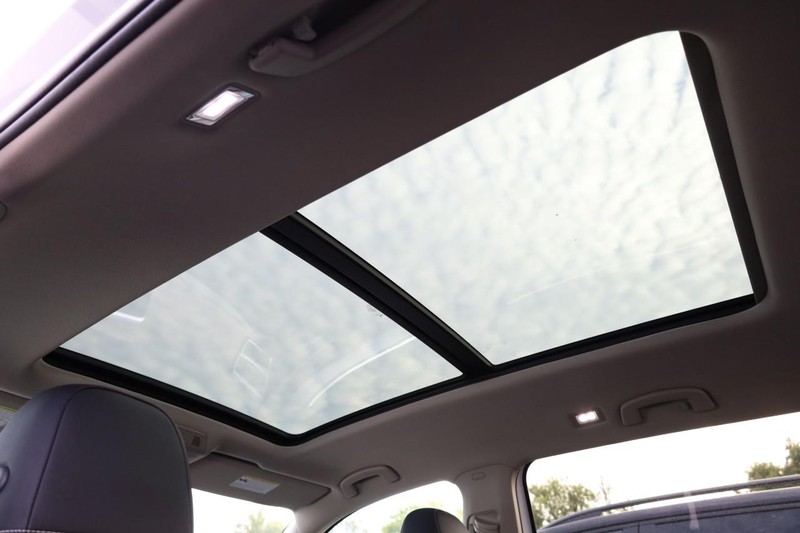 Volkswagen Atlas Vehicle Full-screen Gallery Image 12