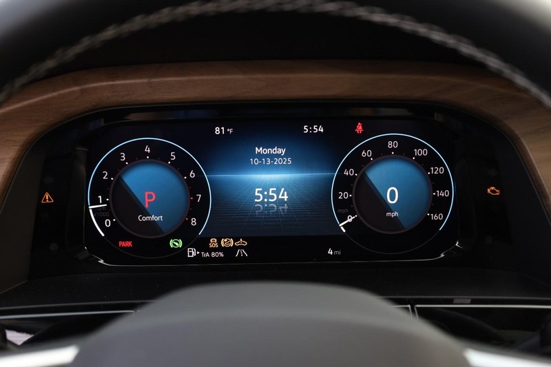 Volkswagen Atlas Vehicle Full-screen Gallery Image 14