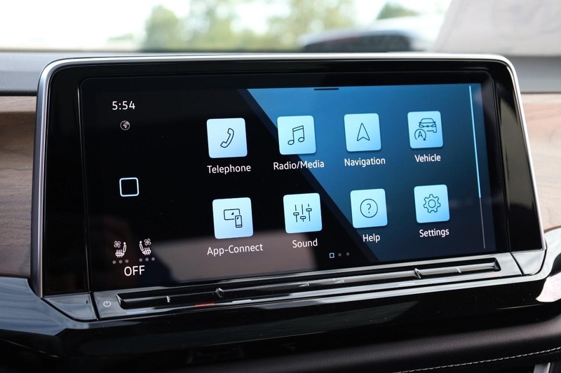 Volkswagen Atlas Vehicle Full-screen Gallery Image 15