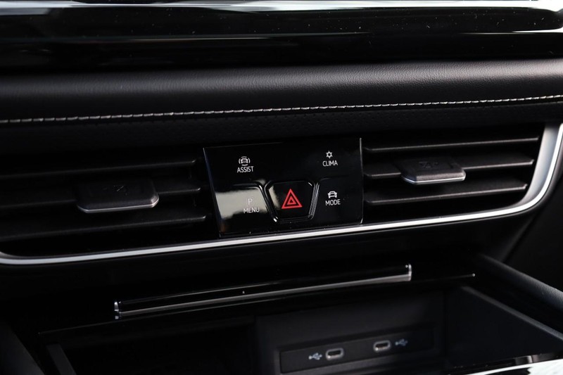 Volkswagen Atlas Vehicle Full-screen Gallery Image 17