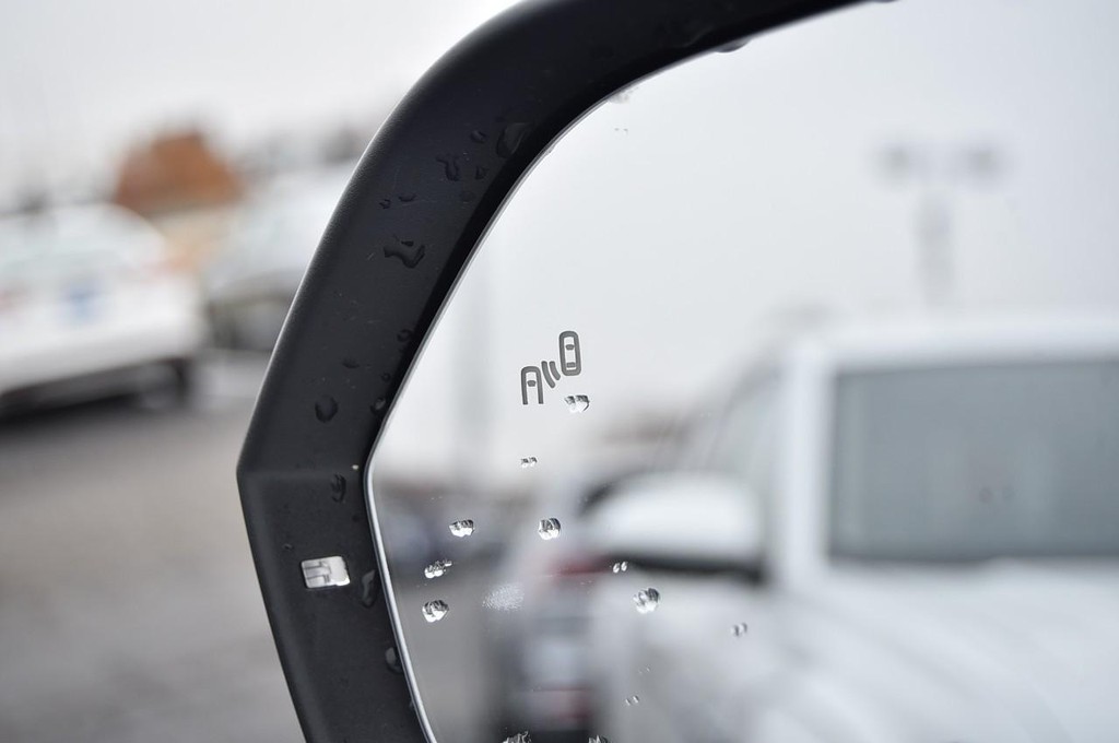 Volkswagen Atlas Vehicle Full-screen Gallery Image 10