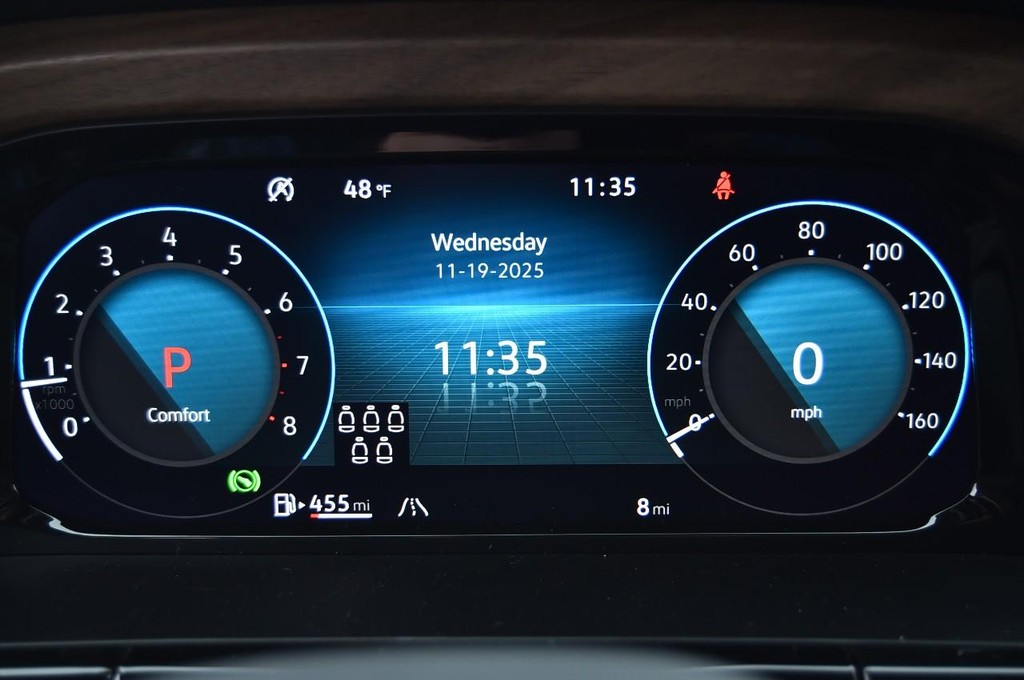 Volkswagen Atlas Vehicle Full-screen Gallery Image 12