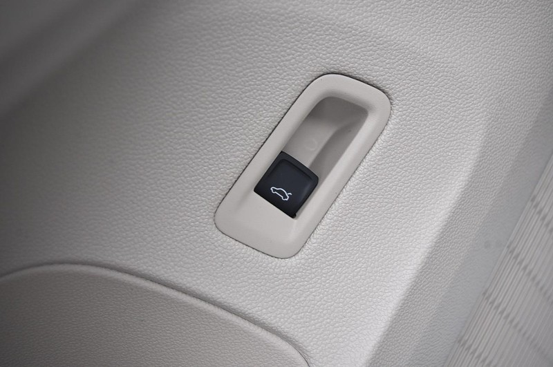 Volkswagen Atlas Vehicle Full-screen Gallery Image 9