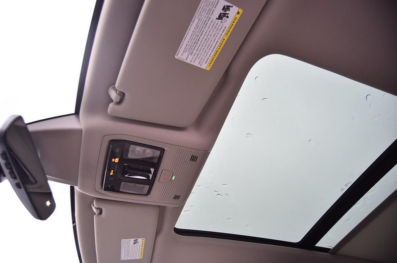 Volkswagen Atlas Vehicle Full-screen Gallery Image 21