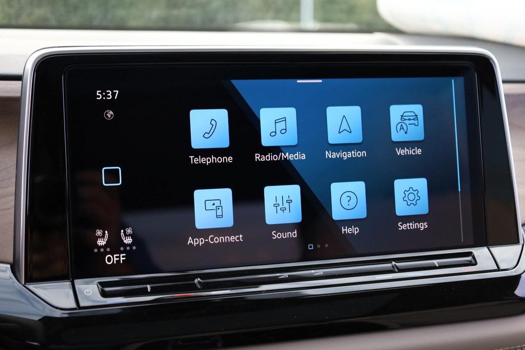 Volkswagen Atlas Vehicle Full-screen Gallery Image 15