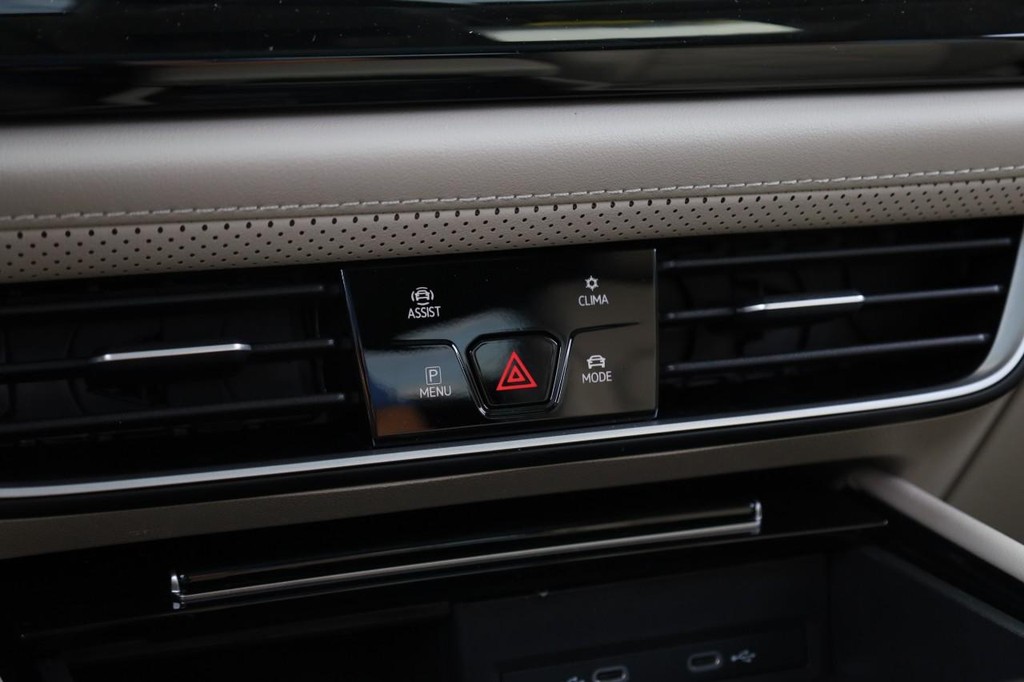 Volkswagen Atlas Vehicle Full-screen Gallery Image 17