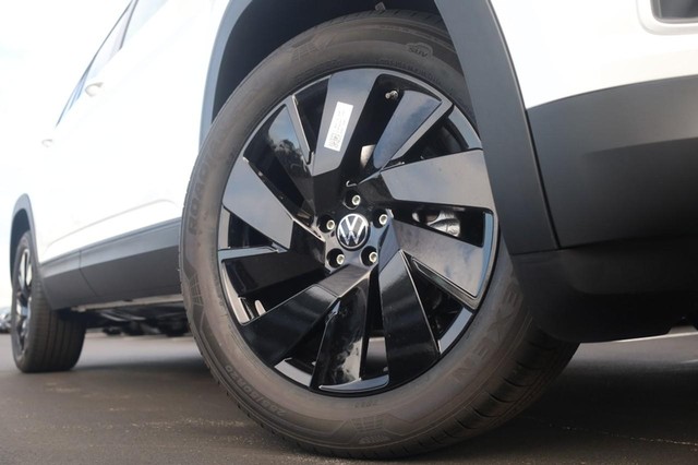 Volkswagen Atlas Vehicle Image 03