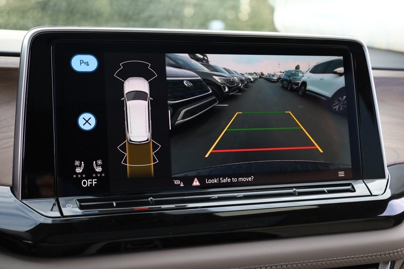 Volkswagen Atlas Vehicle Full-screen Gallery Image 16