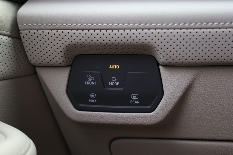 Volkswagen Atlas Vehicle Full-screen Gallery Image 22