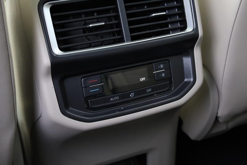 Volkswagen Atlas Vehicle Full-screen Gallery Image 25