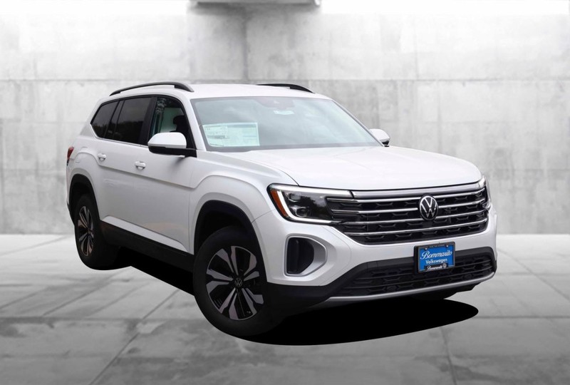 Volkswagen Atlas Vehicle Full-screen Gallery Image 2