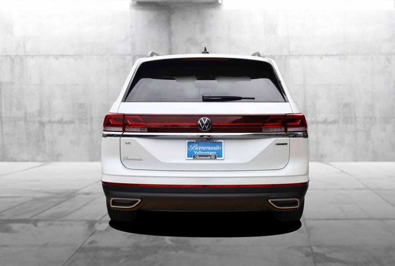 Volkswagen Atlas Vehicle Full-screen Gallery Image 6