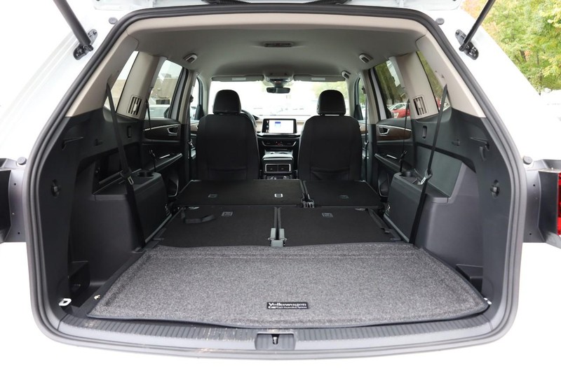 Volkswagen Atlas Vehicle Full-screen Gallery Image 9