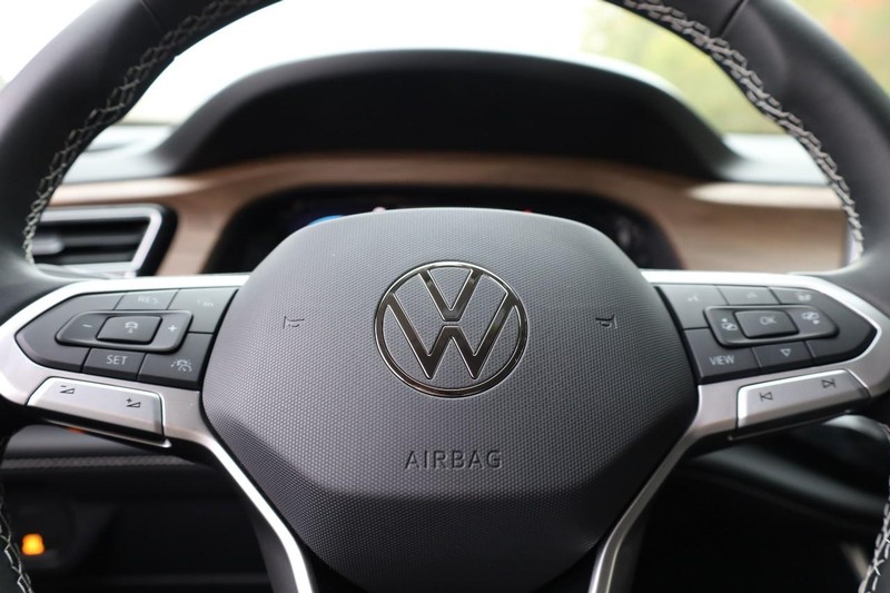 Volkswagen Atlas Vehicle Full-screen Gallery Image 11