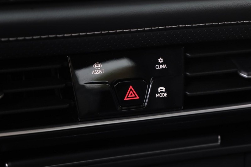 Volkswagen Atlas Vehicle Full-screen Gallery Image 15