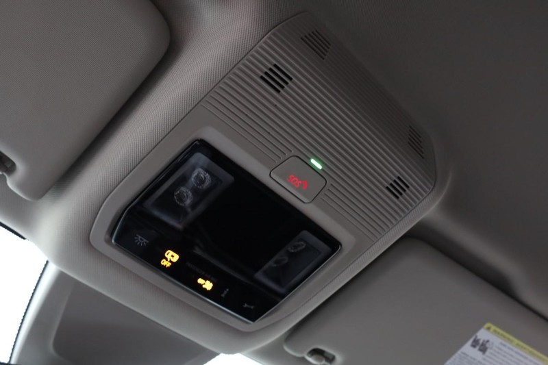 Volkswagen Atlas Vehicle Full-screen Gallery Image 18