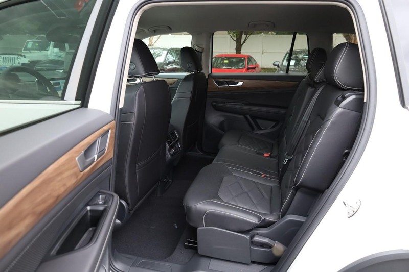 Volkswagen Atlas Vehicle Full-screen Gallery Image 22