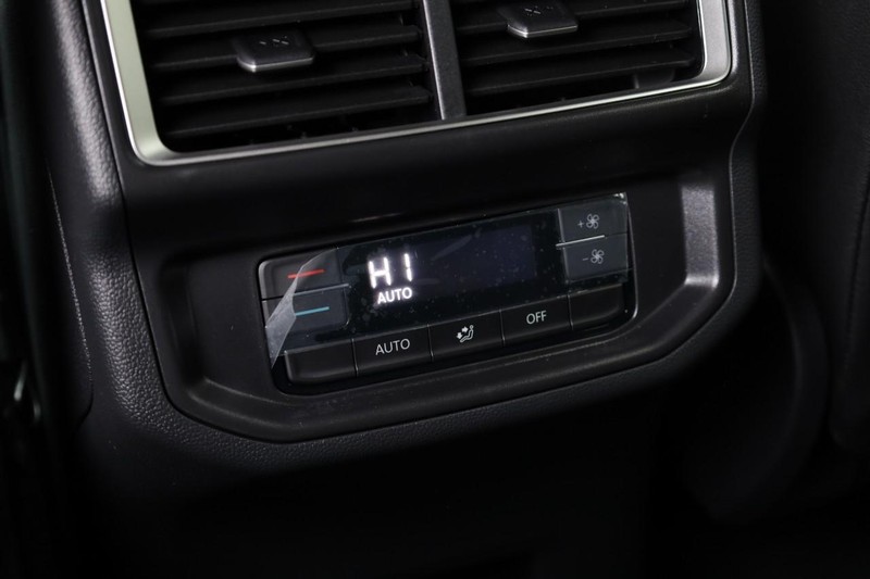 Volkswagen Atlas Vehicle Full-screen Gallery Image 23