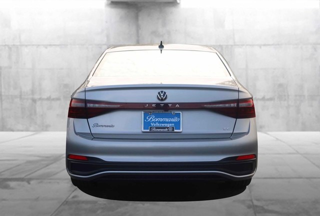 Volkswagen Jetta Vehicle Image 06