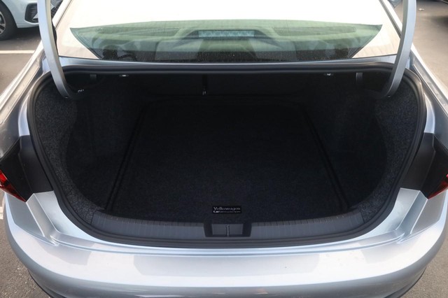 Volkswagen Jetta Vehicle Image 07