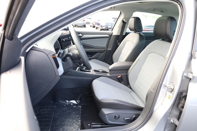 Volkswagen Jetta Vehicle Image 08