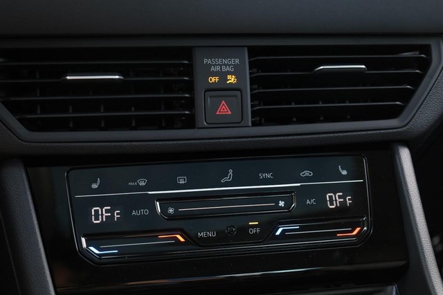 Volkswagen Jetta Vehicle Image 13