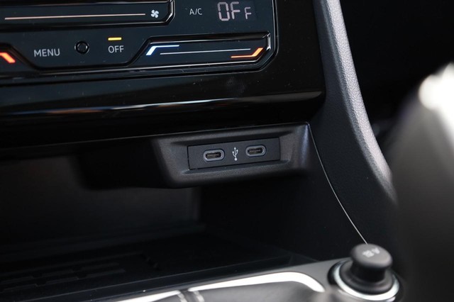 Volkswagen Jetta Vehicle Image 14