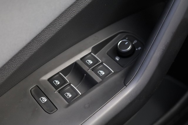 Volkswagen Jetta Vehicle Image 17