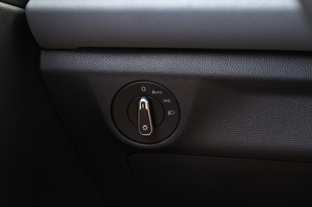 Volkswagen Jetta Vehicle Image 18