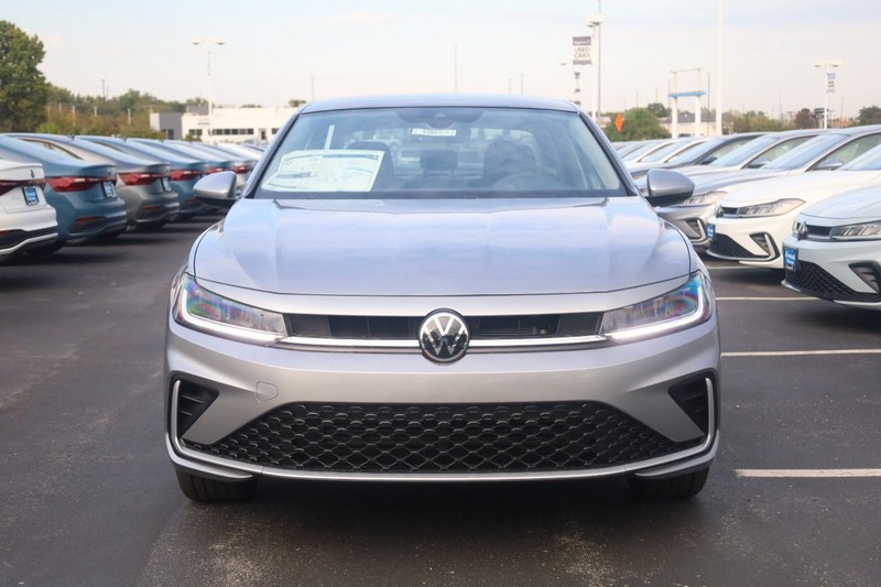 Volkswagen Jetta Vehicle Image 04