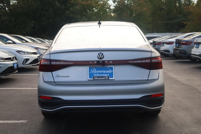 Volkswagen Jetta Vehicle Image 06