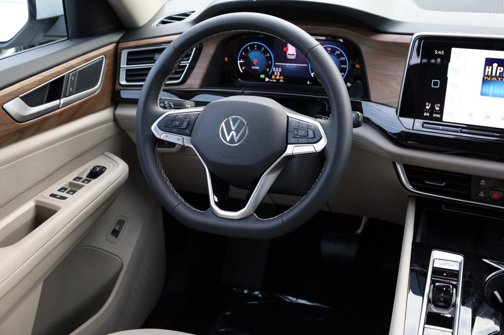 Volkswagen Atlas Vehicle Full-screen Gallery Image 25