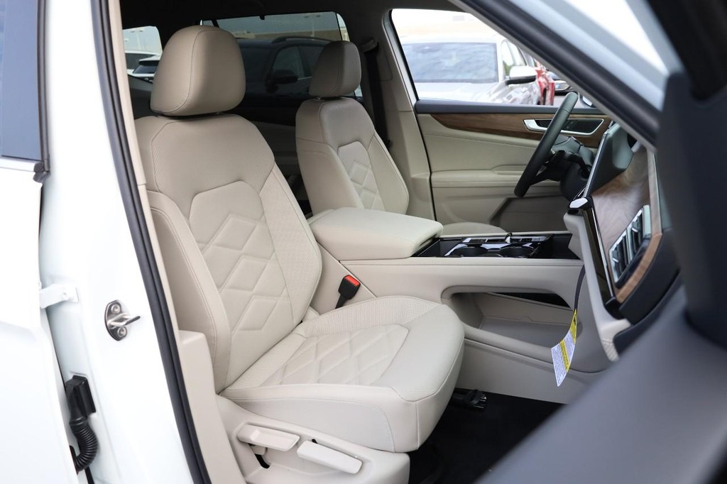 Volkswagen Atlas Vehicle Full-screen Gallery Image 28