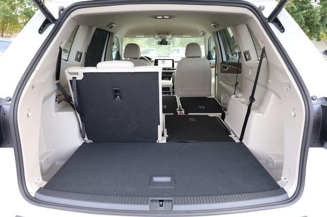 Volkswagen Atlas Vehicle Image 08