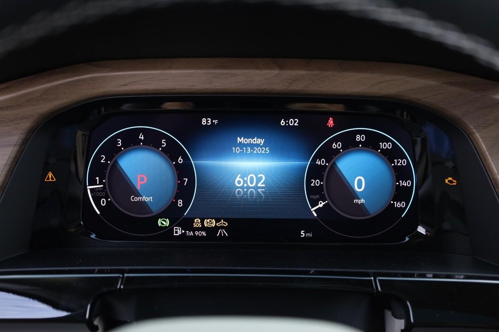 Volkswagen Atlas Vehicle Full-screen Gallery Image 14