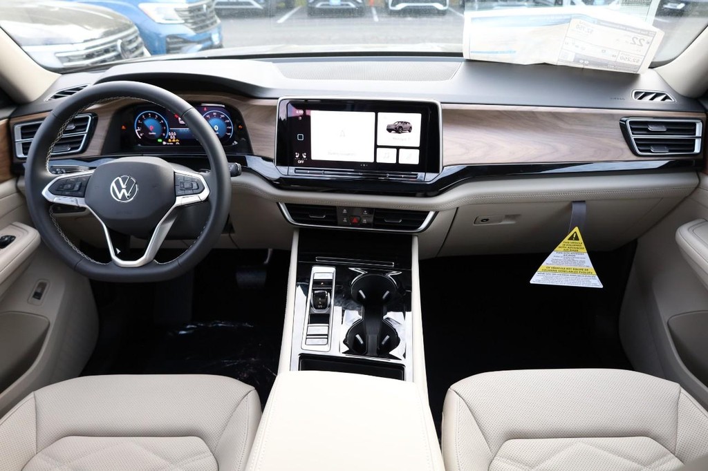 Volkswagen Atlas Vehicle Full-screen Gallery Image 26